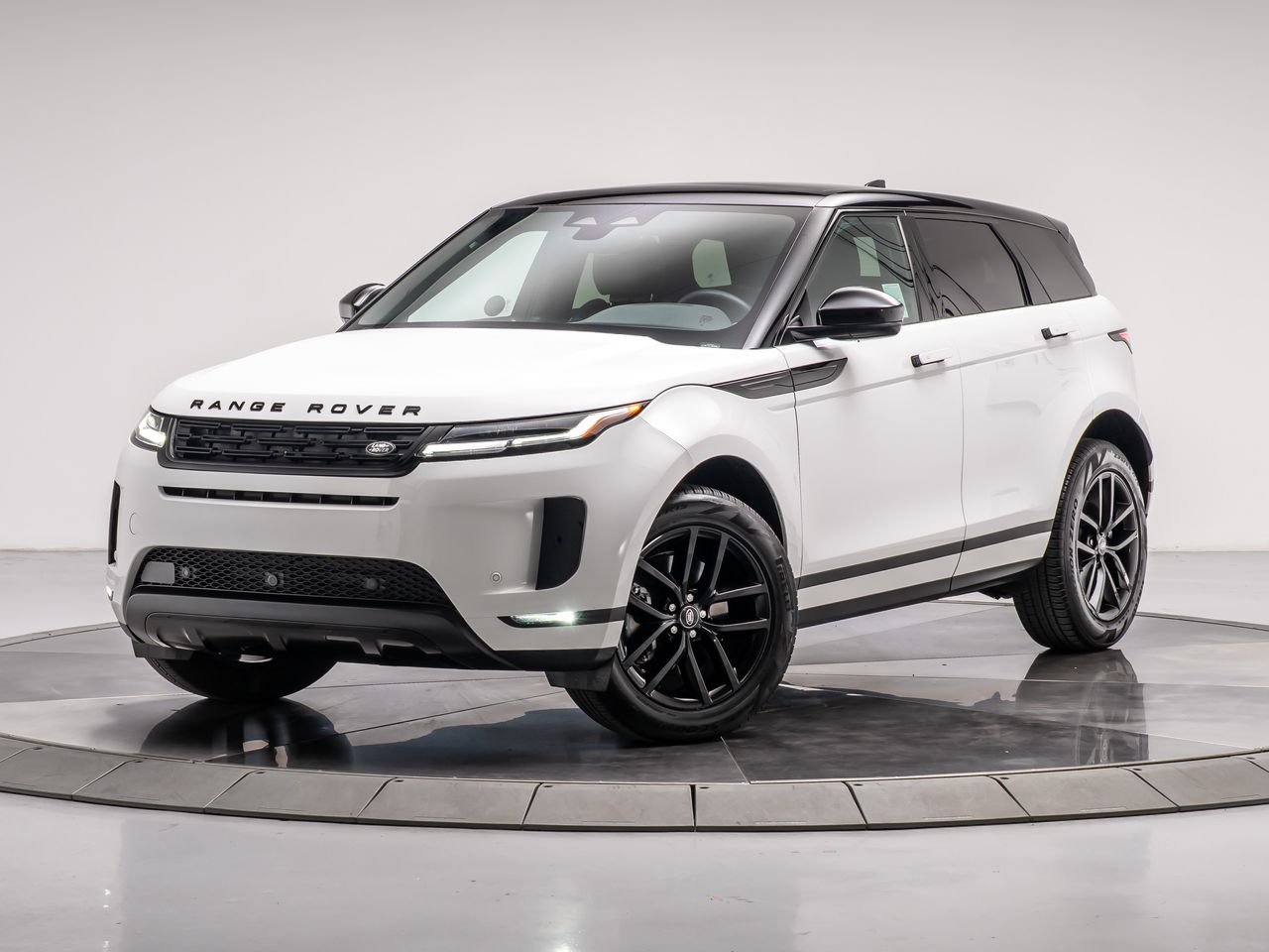Certified Used 2025 Fuji White Land Rover Core S image 1