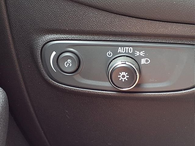 Used 2022 Silver Chevrolet LT image 23