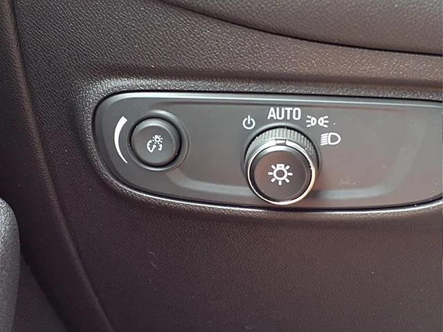 Used 2022 Silver Chevrolet LT image 23