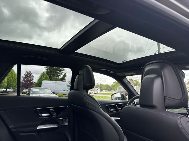New 2026 MANUFAKTUR exclusive graphite grey magno Mercedes-Benz GLC 300 image 35