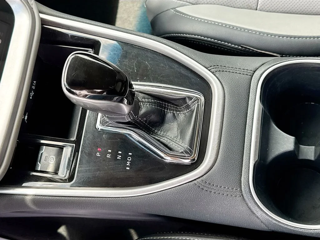 Used 2020 Silver Subaru Limited image 19