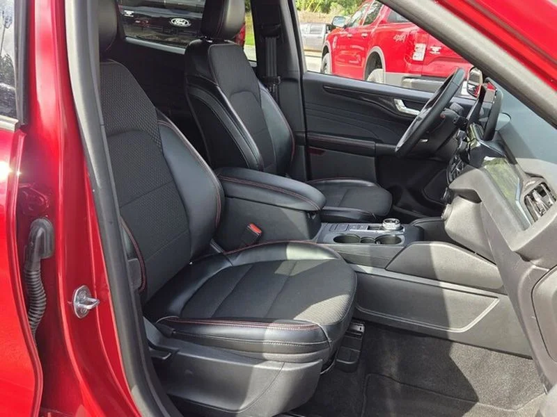 Used 2024 Rapid Red Metallic Tinted Clearcoat Ford ST-Line image 16