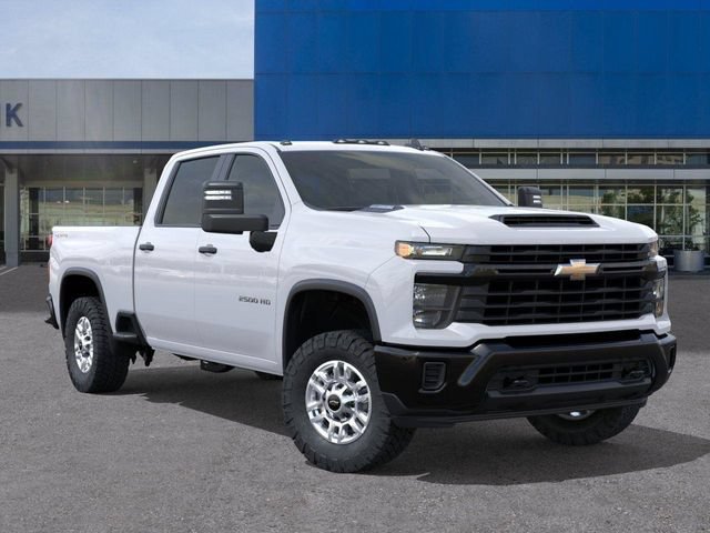 New 2026 Summit White Chevrolet WT image 7