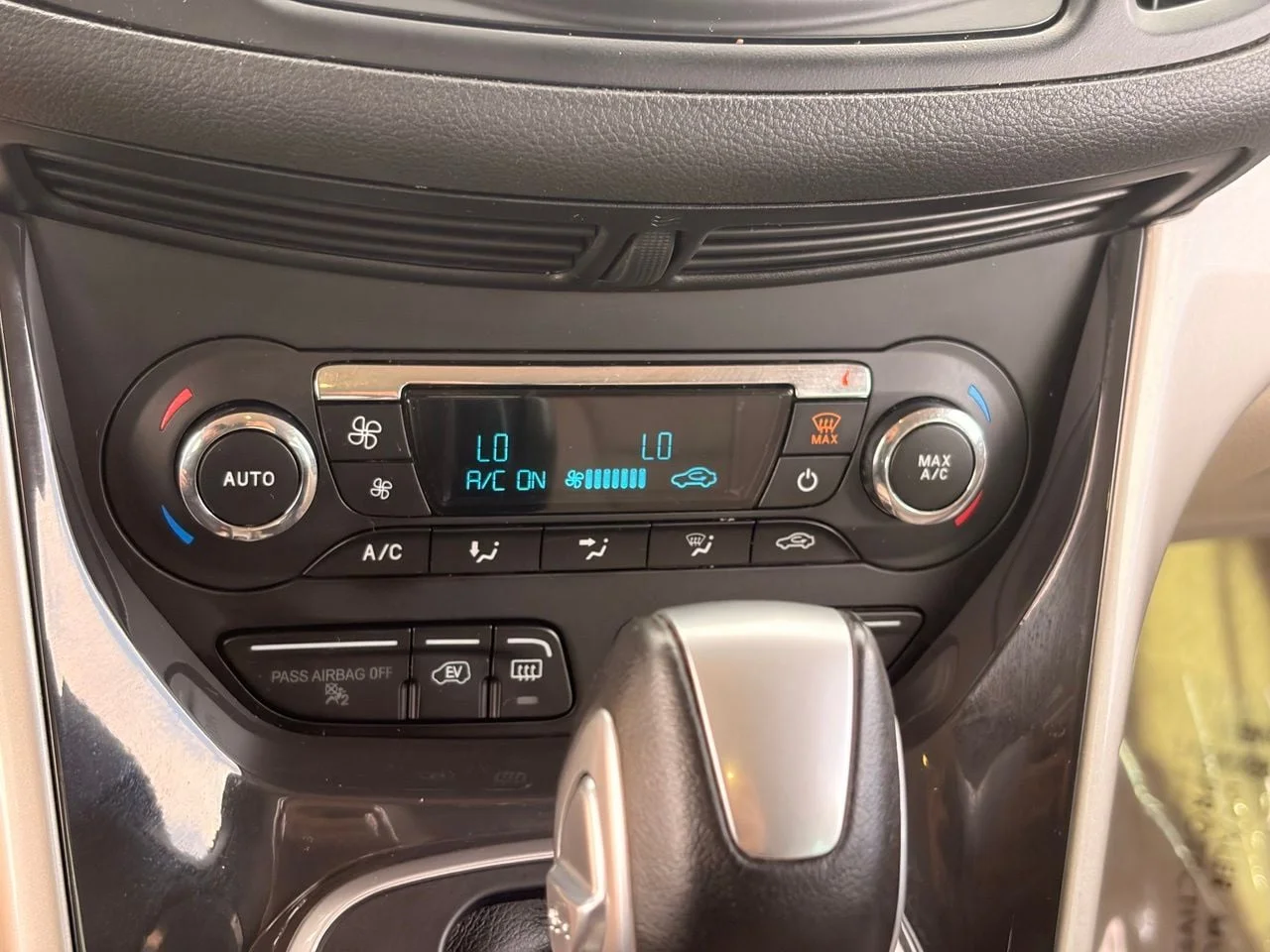Used 2016 Kona Blue Ford SEL image 25
