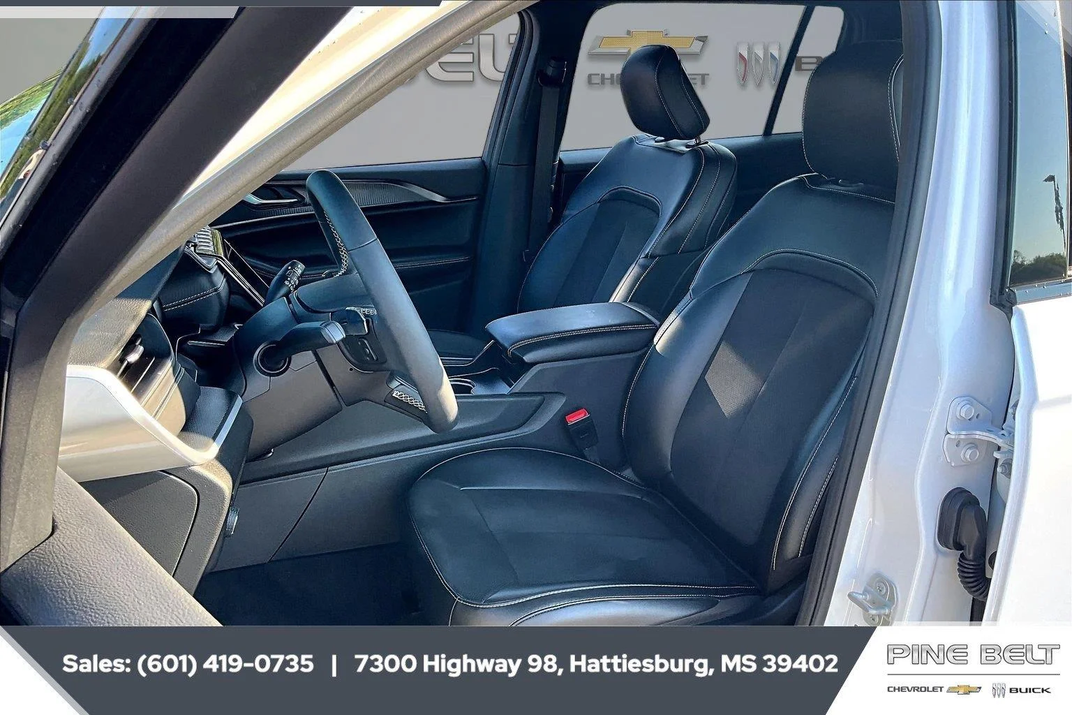 Used 2025 Bright White Clearcoat Jeep Altitude X image 18