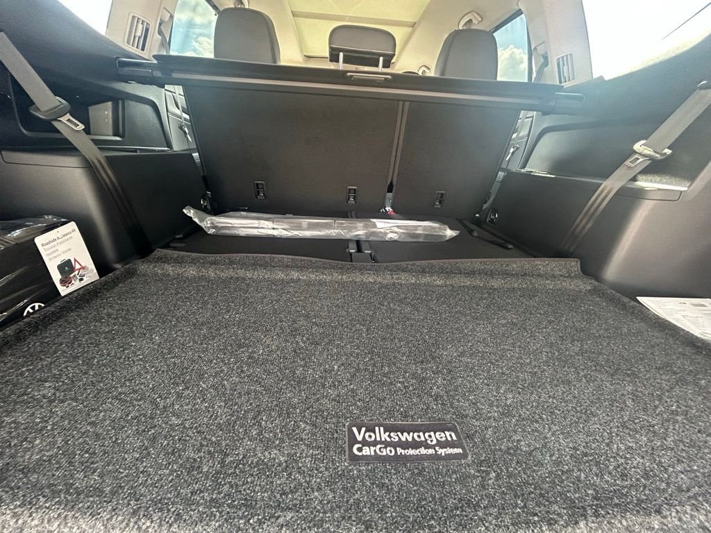 New 2026 Black Volkswagen 2.0T SEL Premium R-Line image 37