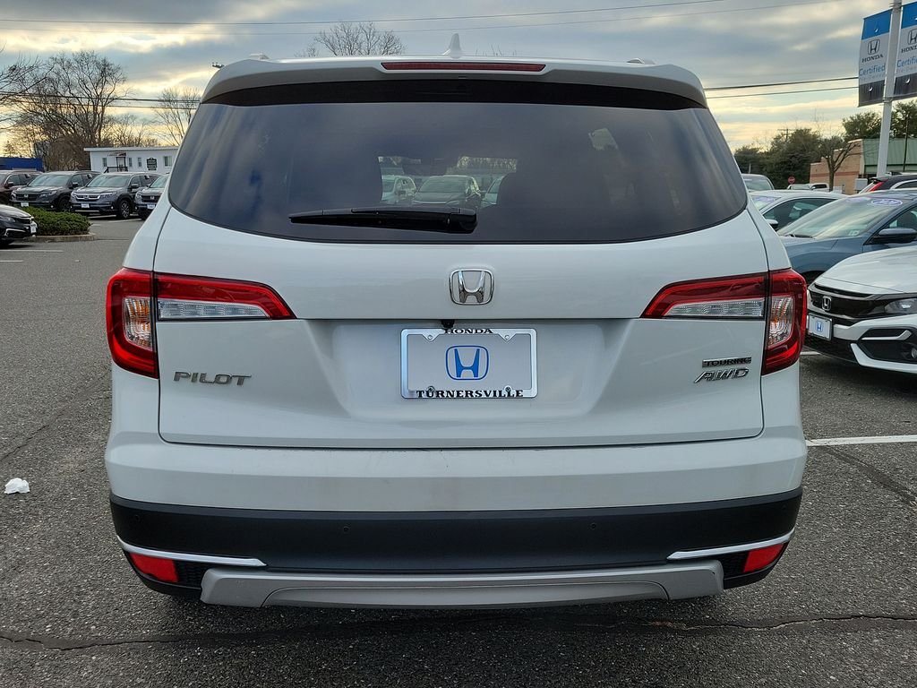 Certified Used 2020 Platinum White Pearl Honda Touring image 5
