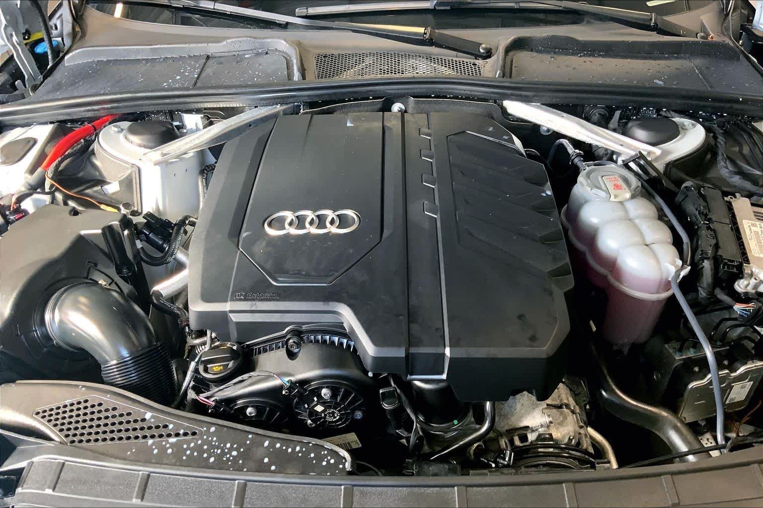 Used 2022 Florett Silver Metallic Audi Premium image 32