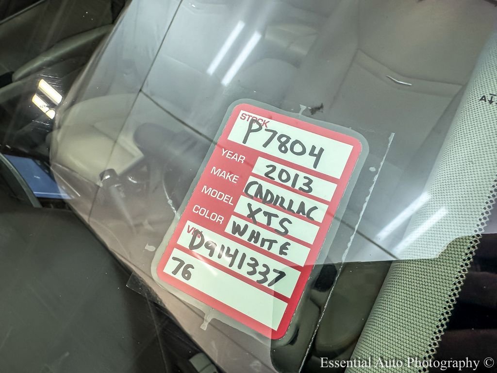 Used 2013 White Diamond Clearcoat Cadillac Premium image 29