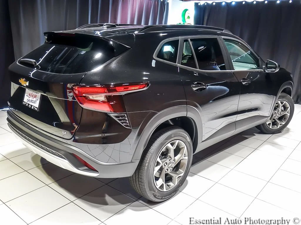 2026 Chevrolet Trax LT - Photo 9