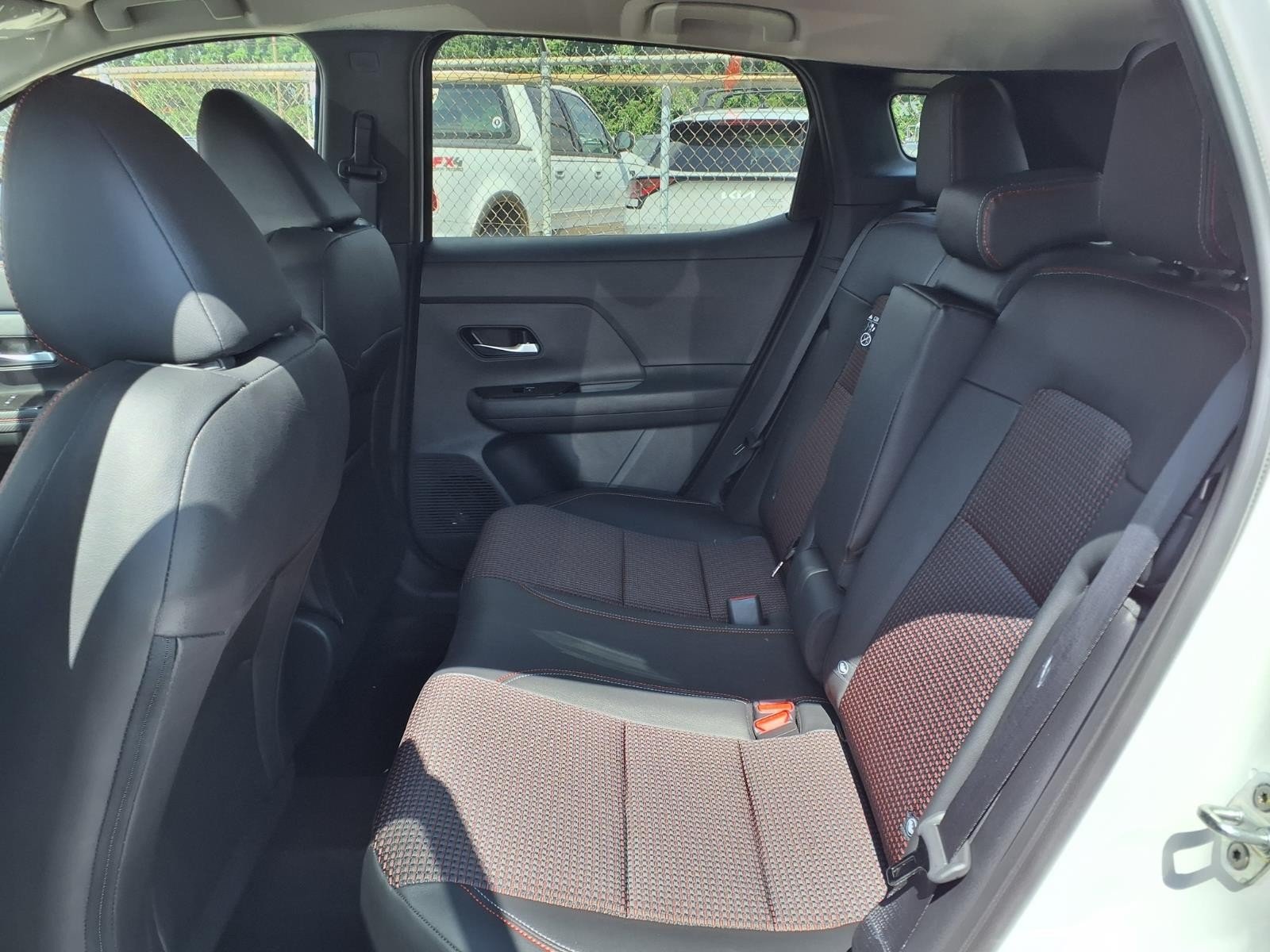 New 2026 Aspen White TriCoat / Super Black Two-tone Nissan SR image 12