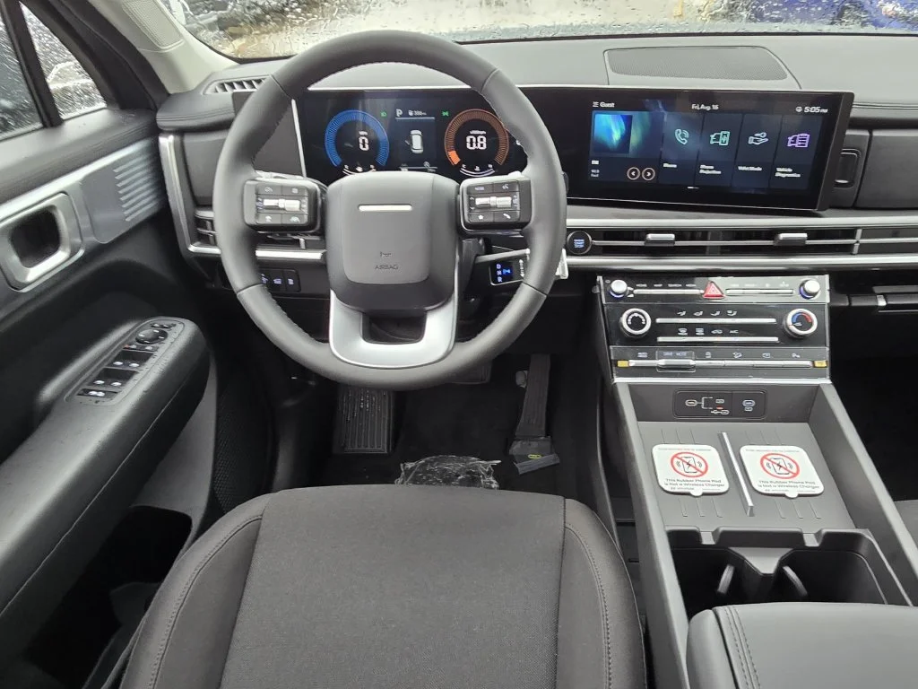 New 2027 Gray Hyundai SE image 8