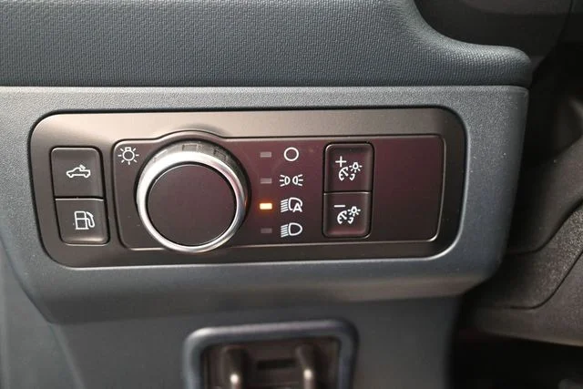 New 2026 Carbonized Gray Metallic Ford XLT image 8