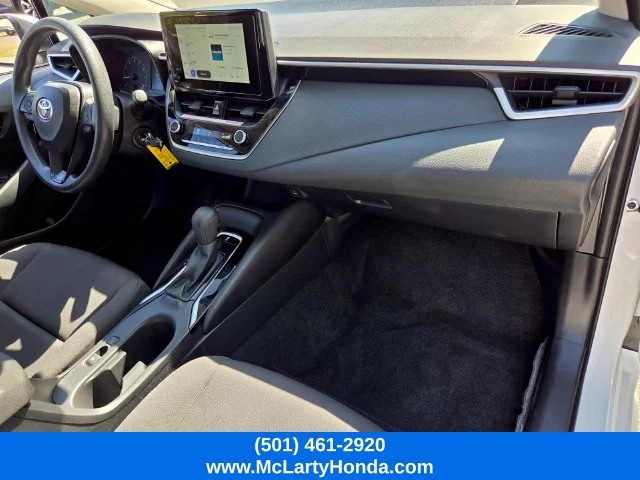 Used 2025 White Toyota LE image 16