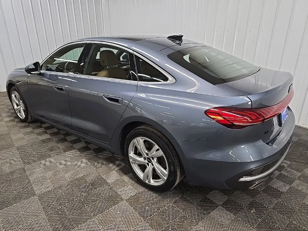 Used 2025 Horizon Blue Metallic Audi 2.0T Premium image 27