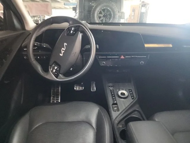 Used 2023 Gray Kia SX image 5