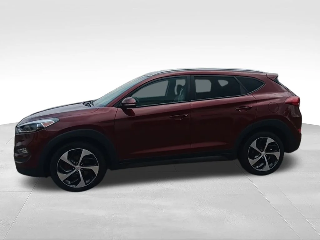 Used 2016 Ruby Wine Hyundai Sport image 4