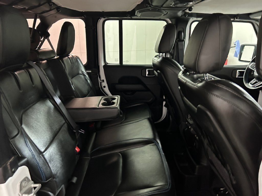 Used 2022 White Jeep Unlimited Rubicon 4xe image 17