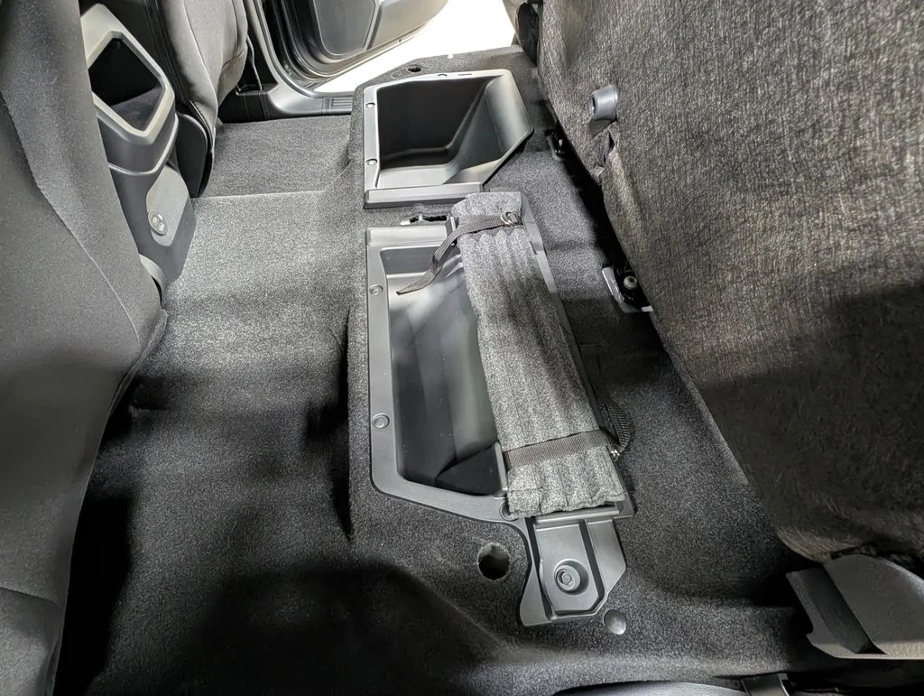 New 2026 Carbonized Gray Metallic Ford XLT image 15