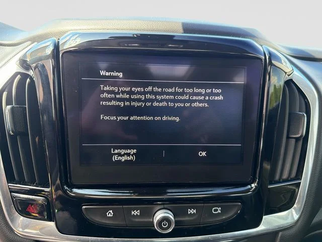 Used 2020 Silver Chevrolet 3LT image 26