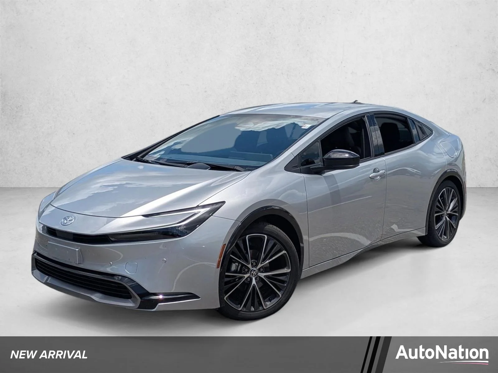 2026 Toyota Prius XLE FWD's photo