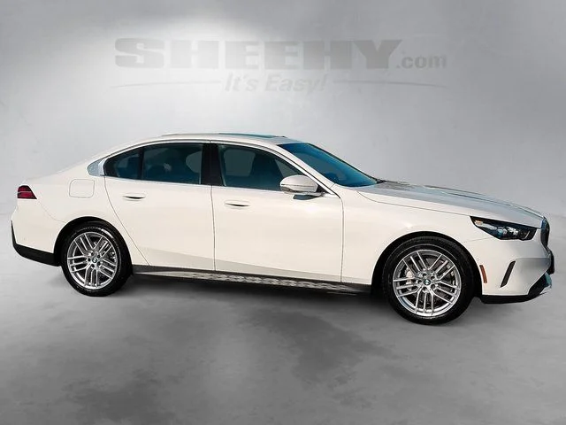 Used 2024 White BMW 530i xDrive image 10