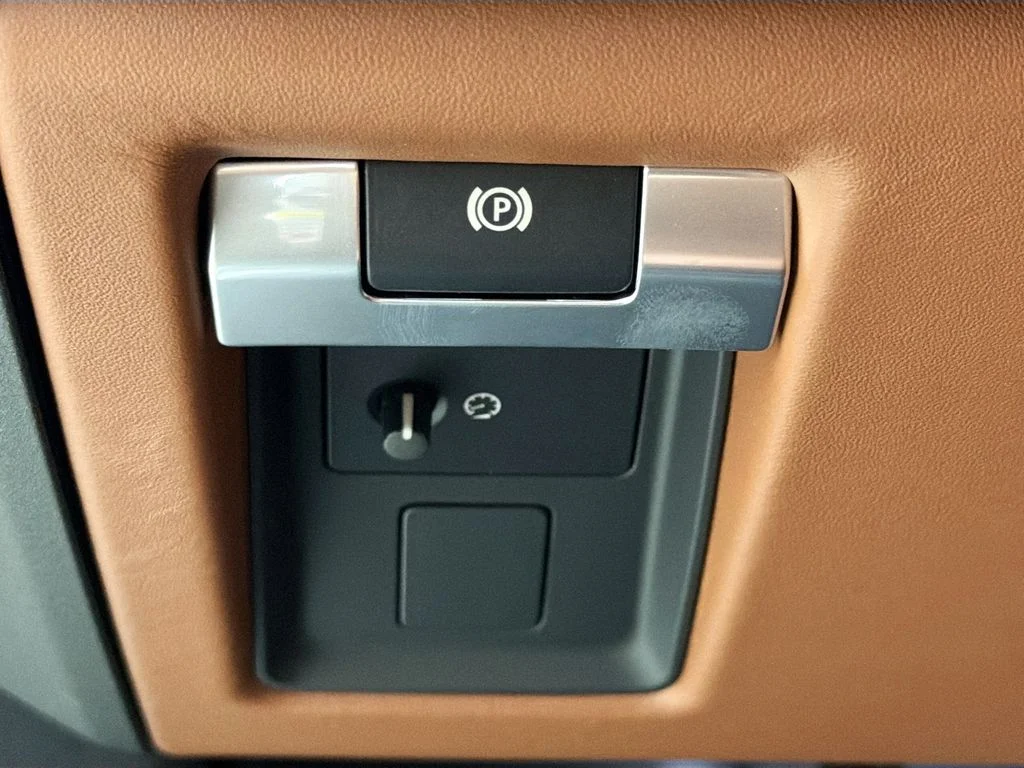 New 2026 Borasco Grey Land Rover  OCTA image 10