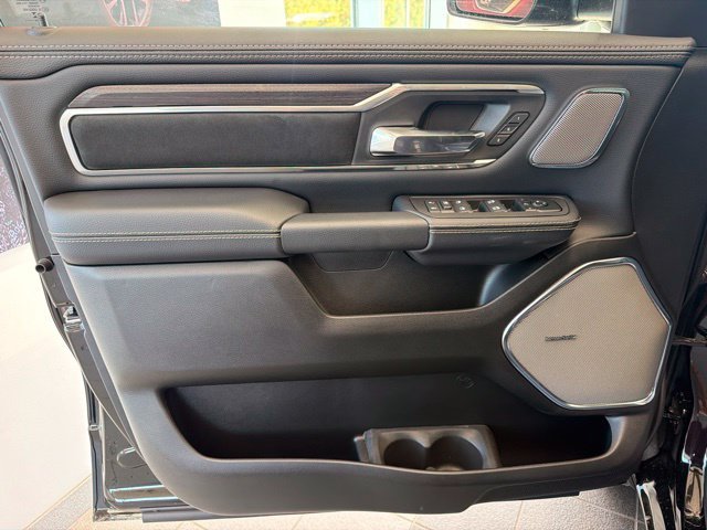 New 2027 Diamond Black Crystal Pearl-Coat Exterior Paint RAM Laramie image 18