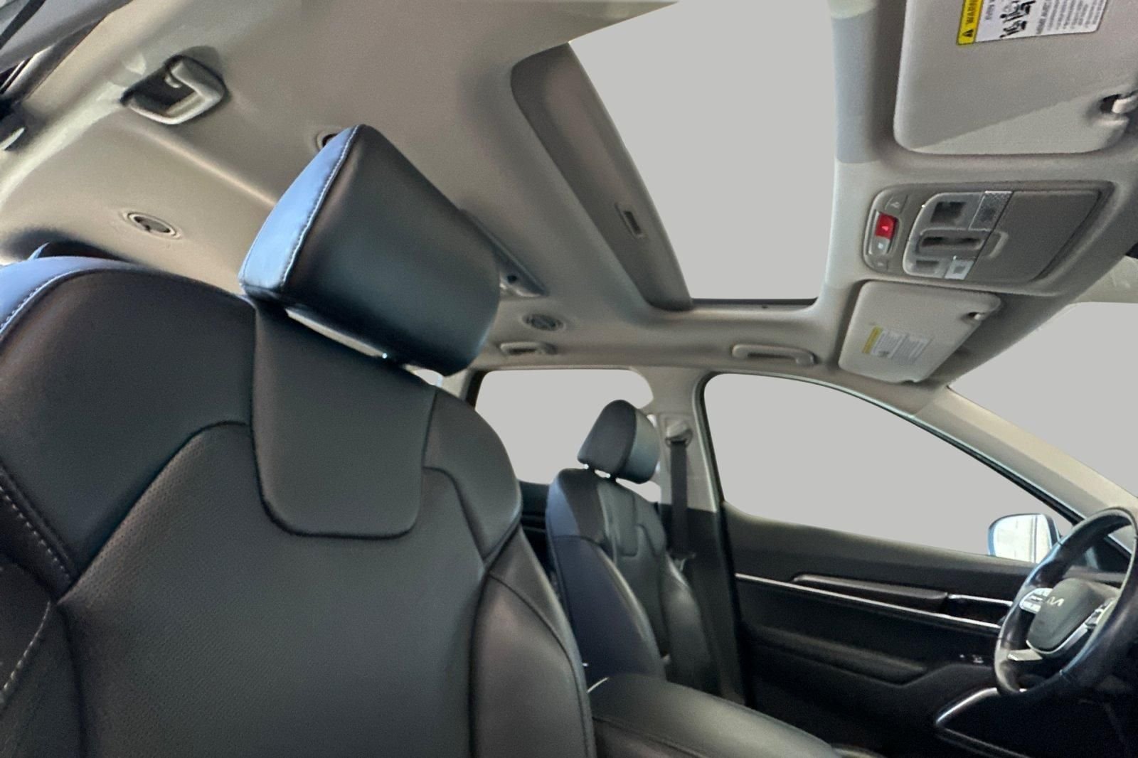 Used 2024 Green Kia S image 19