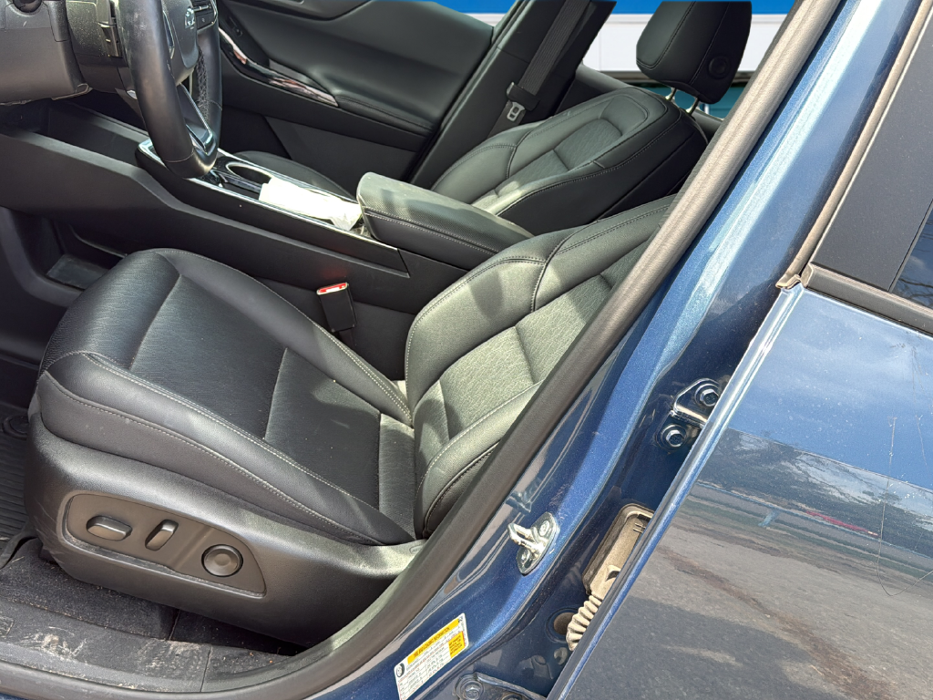 Used 2025 Blue Chevrolet LT image 10