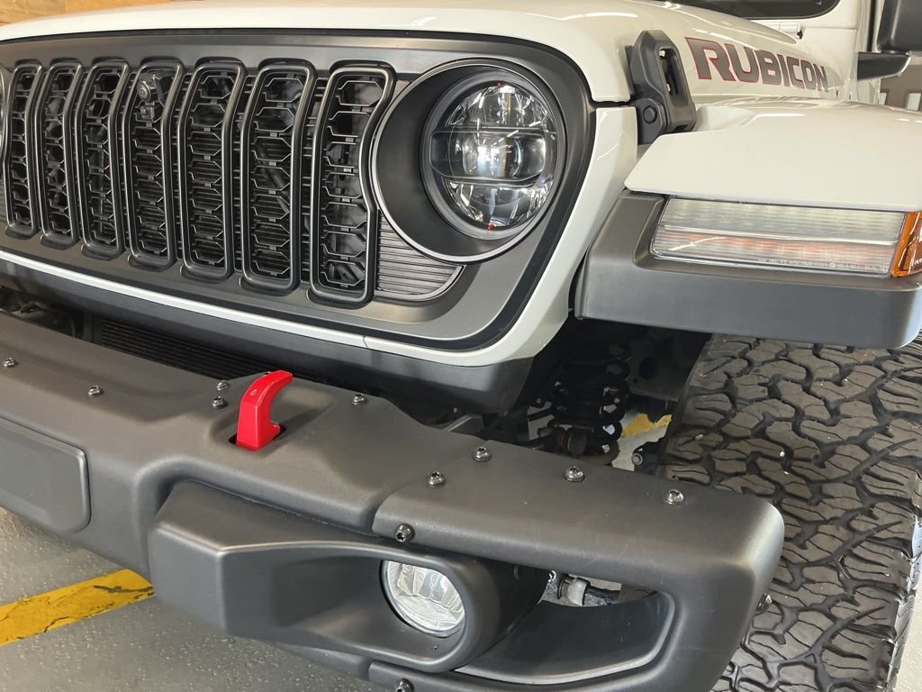 Used 2025 Bright White Clearcoat Jeep Rubicon X image 11
