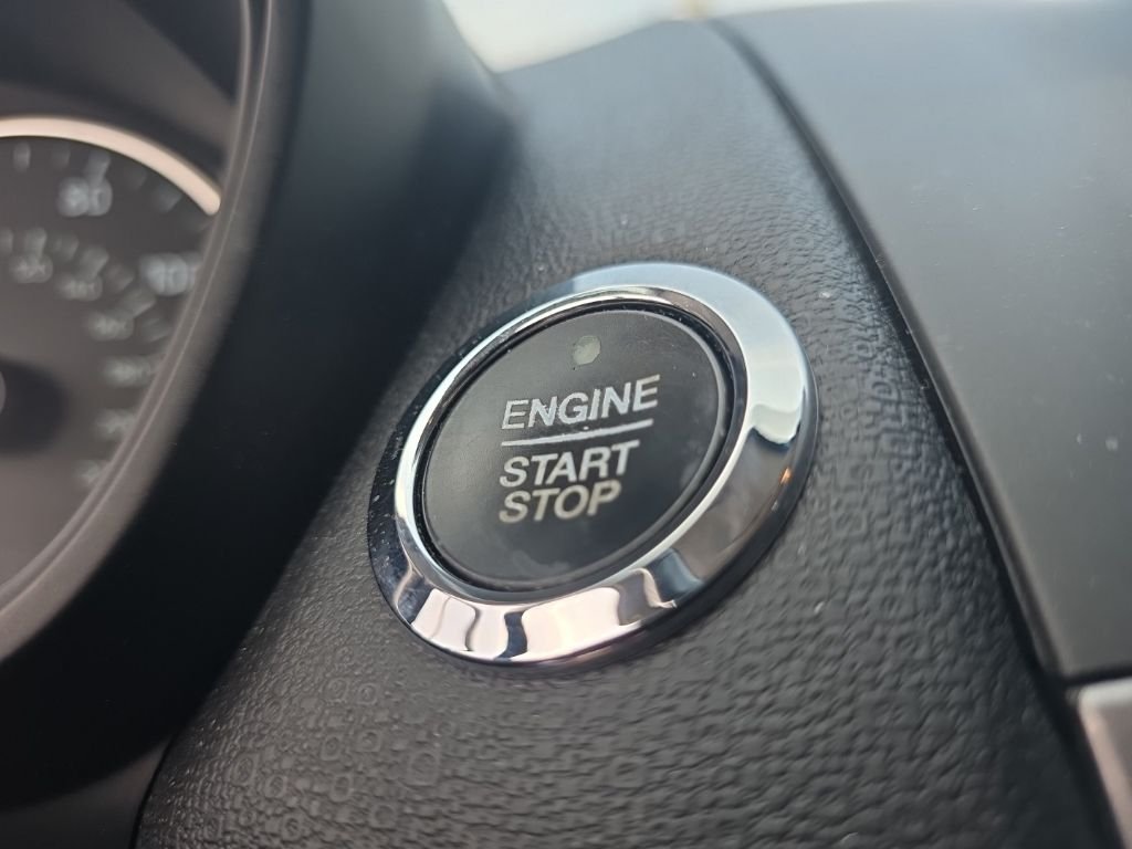 Used 2020  Ford SE image 23