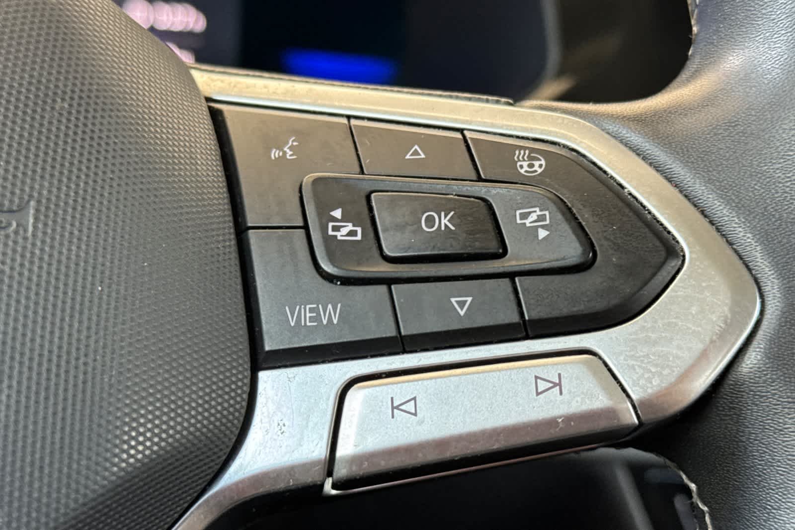 Used 2022 Platinum Gray Metallic Volkswagen S image 26