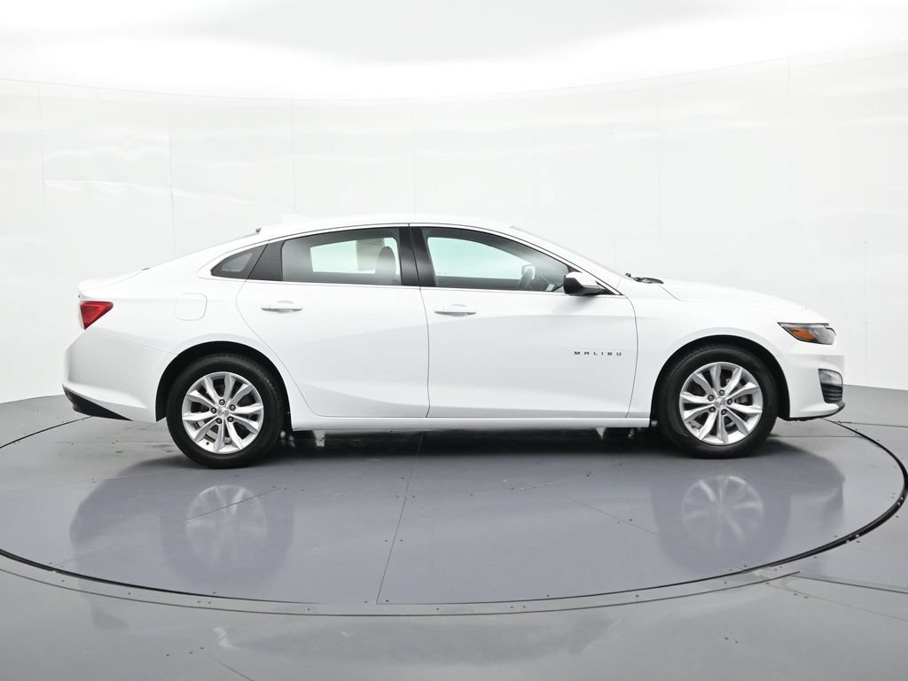Used 2025 White Chevrolet LT image 5