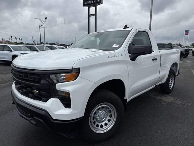New 2026 Summit White Chevrolet WT image 17