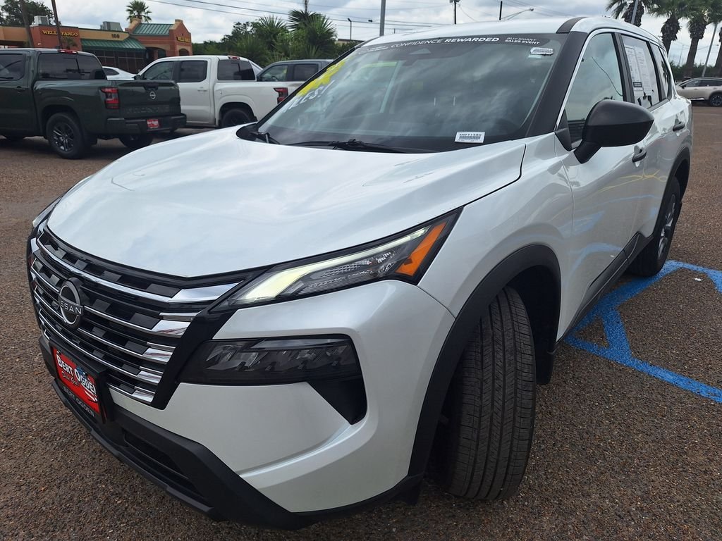 Used 2025 White Nissan S image 3