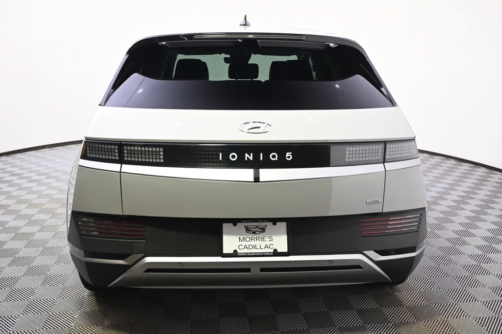 Used 2023 Grey Hyundai SEL image 5