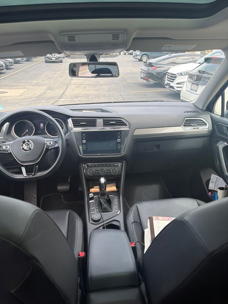 Used 2019 Black Metallic Volkswagen 2.0T SE image 8