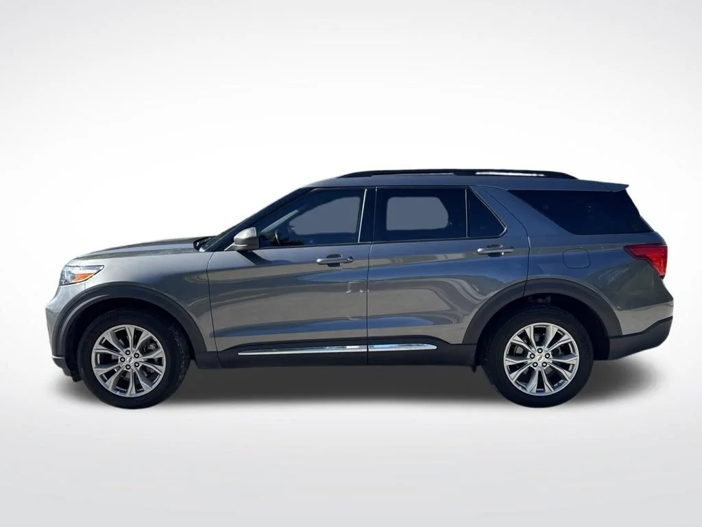Used 2024 Gray Metallic Ford XLT image 8