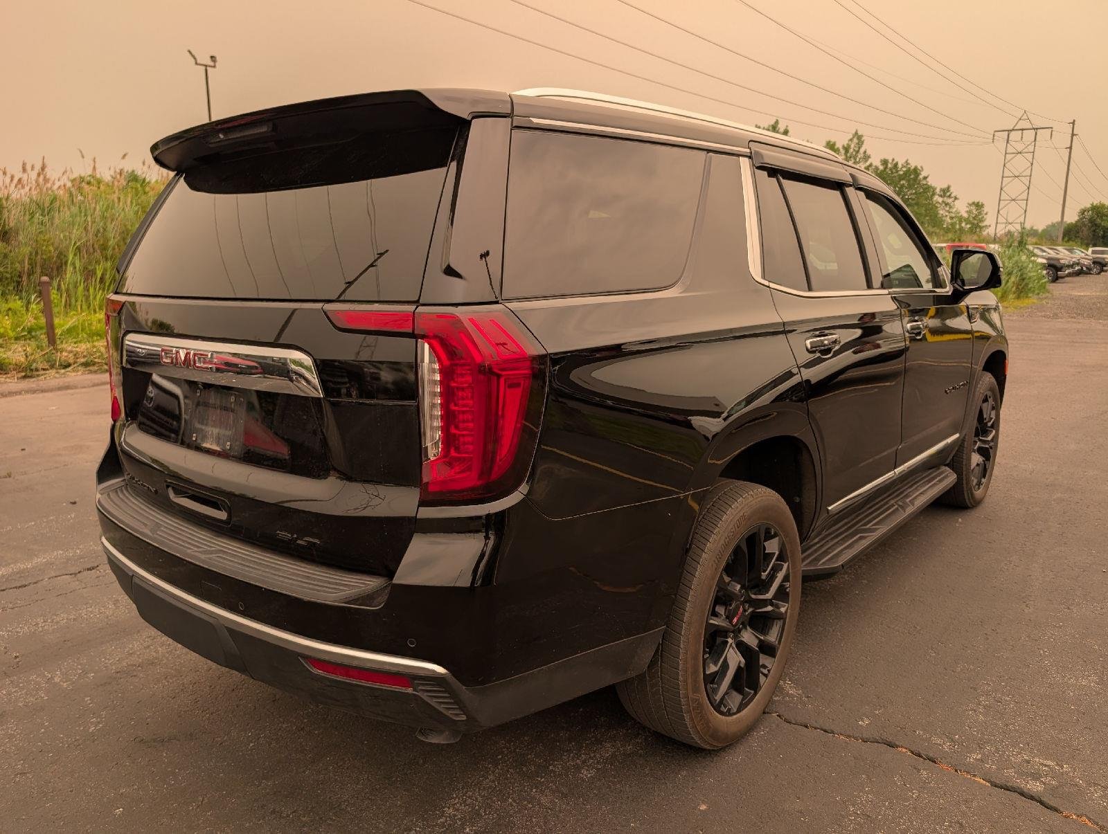 Used 2024 Onyx Black GMC SLT image 8