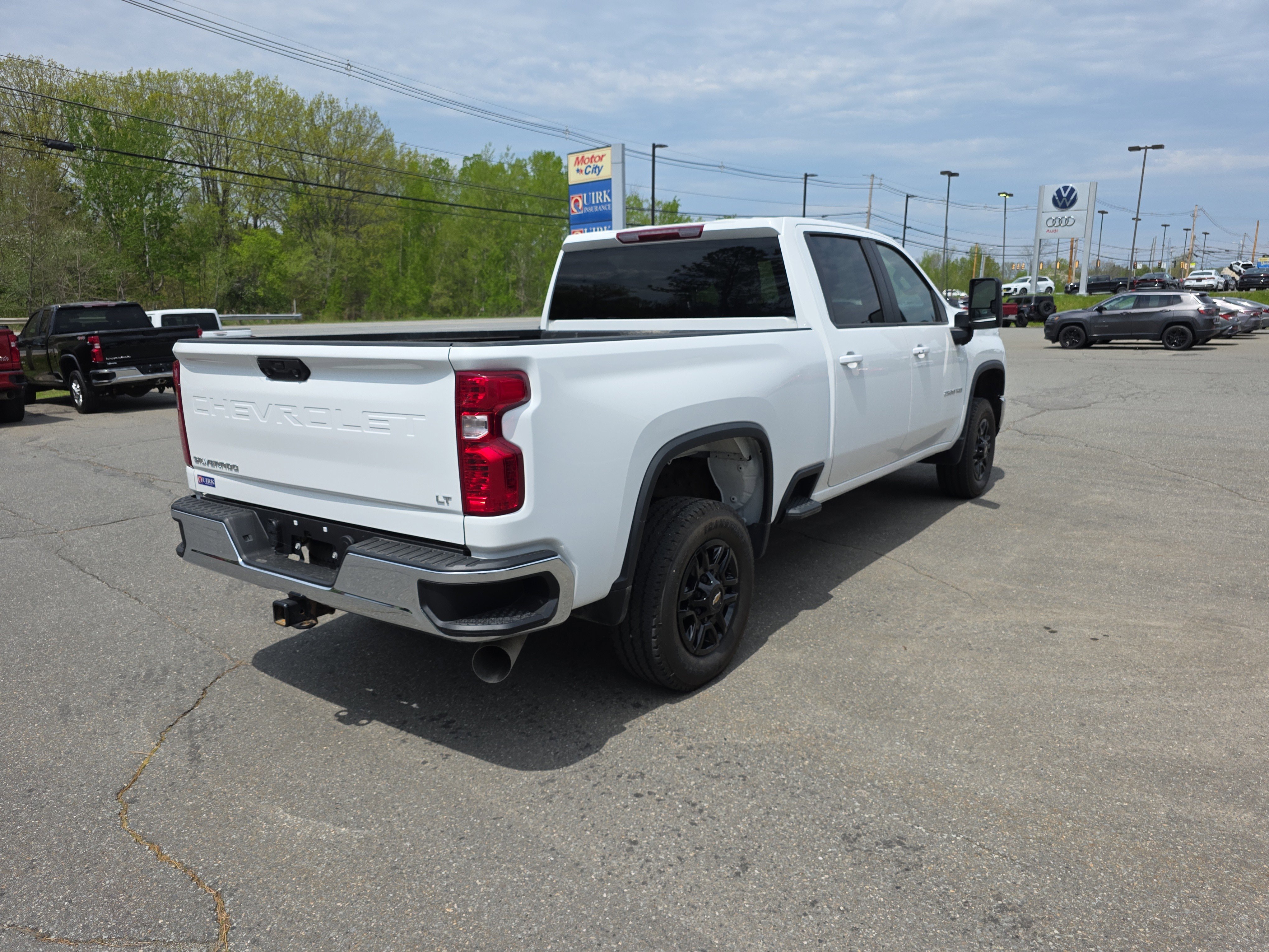 Used 2025 Summit White Chevrolet LT image 5