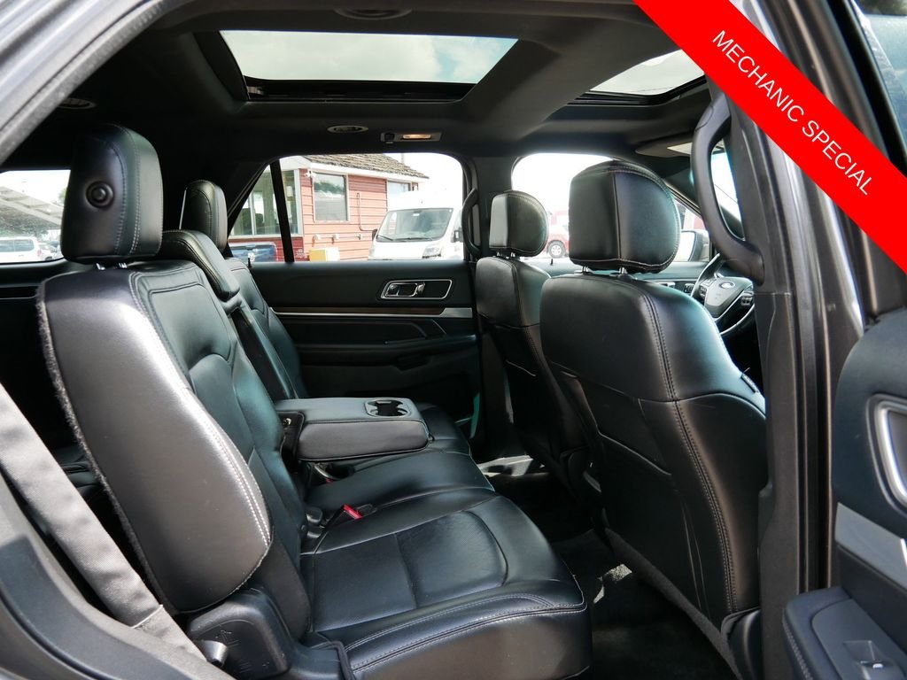 Used 2016 Gray Ford Limited image 9