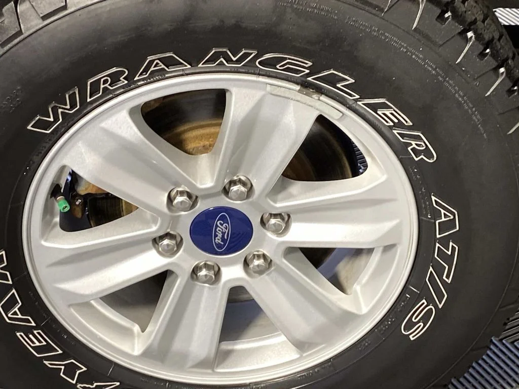 Used 2019 Gray Ford XLT image 27