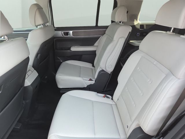 Used 2025 Shimmering Silver Hyundai Calligraphy image 36