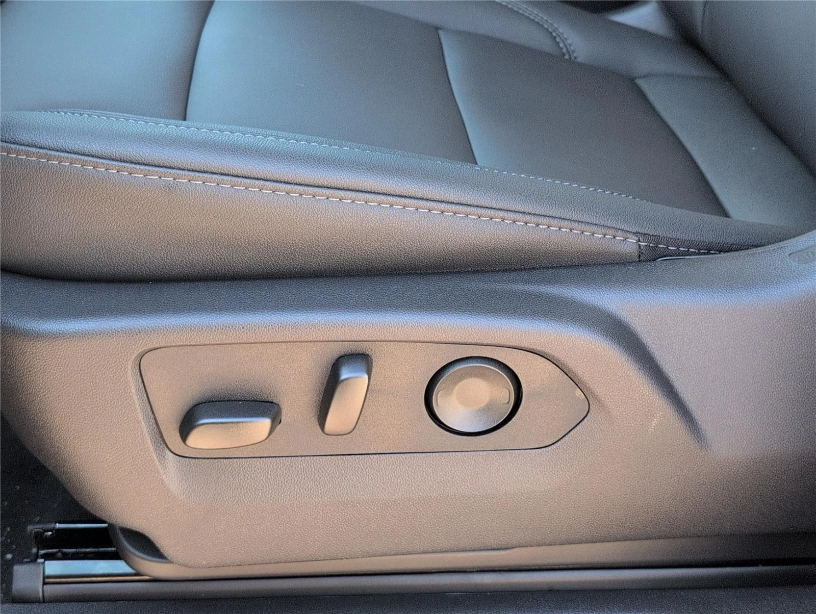 2026 Chevrolet Silverado 1500 RST - Photo 18