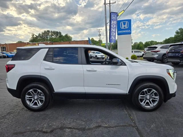 Used 2025 White GMC Elevation image 9