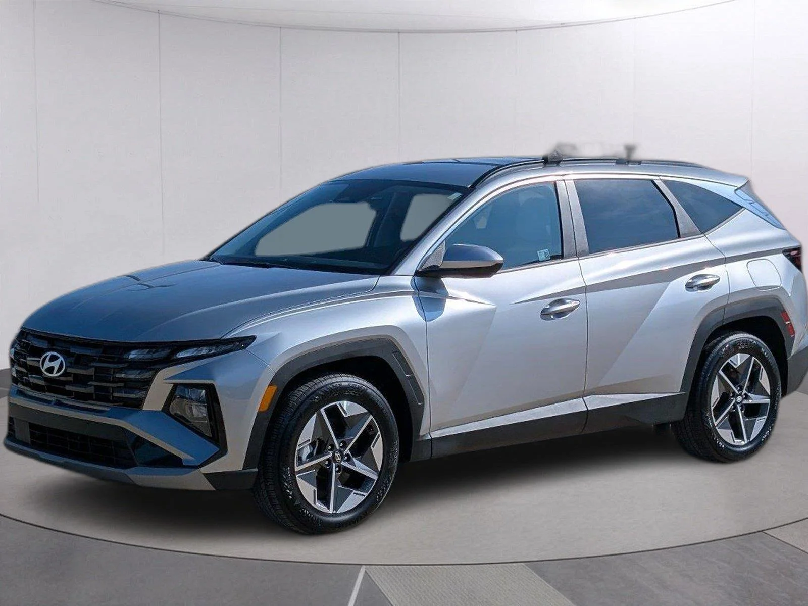 Used 2025 Shimmering Silver Hyundai SEL image 1