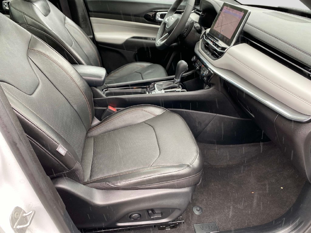 Used 2023 White Jeep Limited image 27