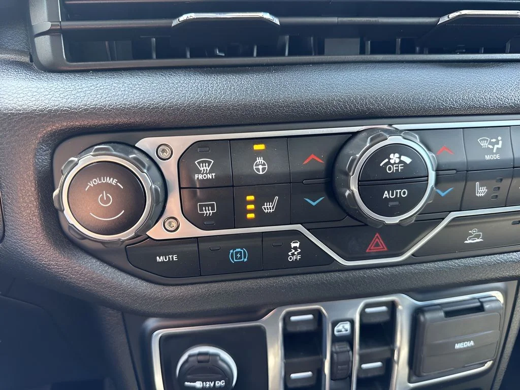 Used 2024 Green Jeep Sport S 4xe image 22