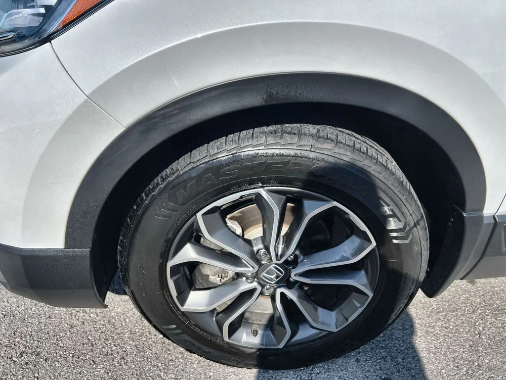 Used 2021 White Honda EX-L image 10